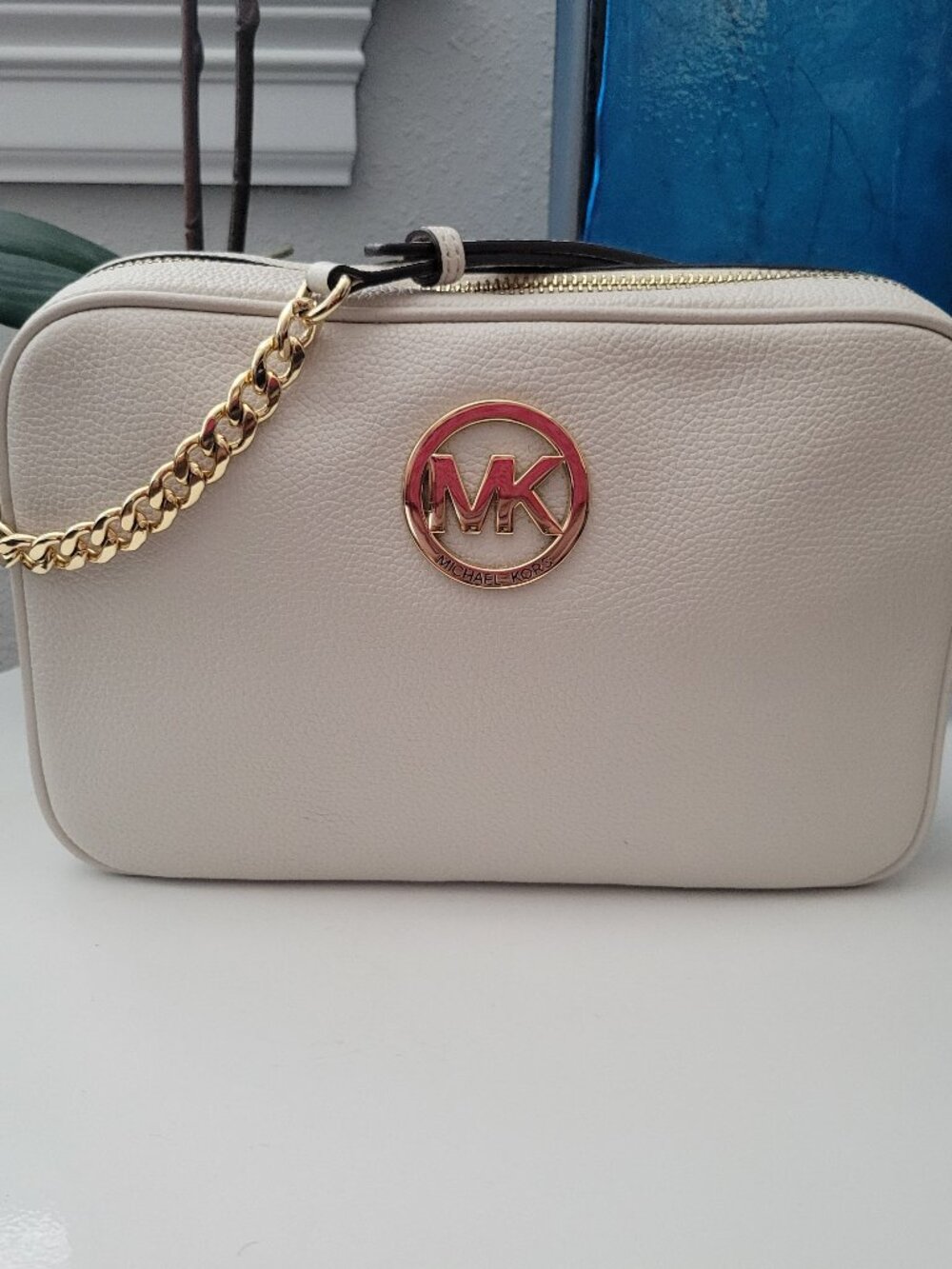 Michael Kors Crossbody White Pebble Leather - New condition